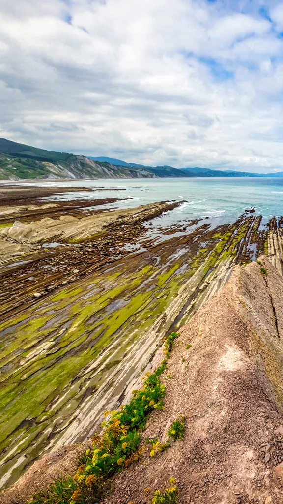&iexcl;Rocas que fluyen con el mar!