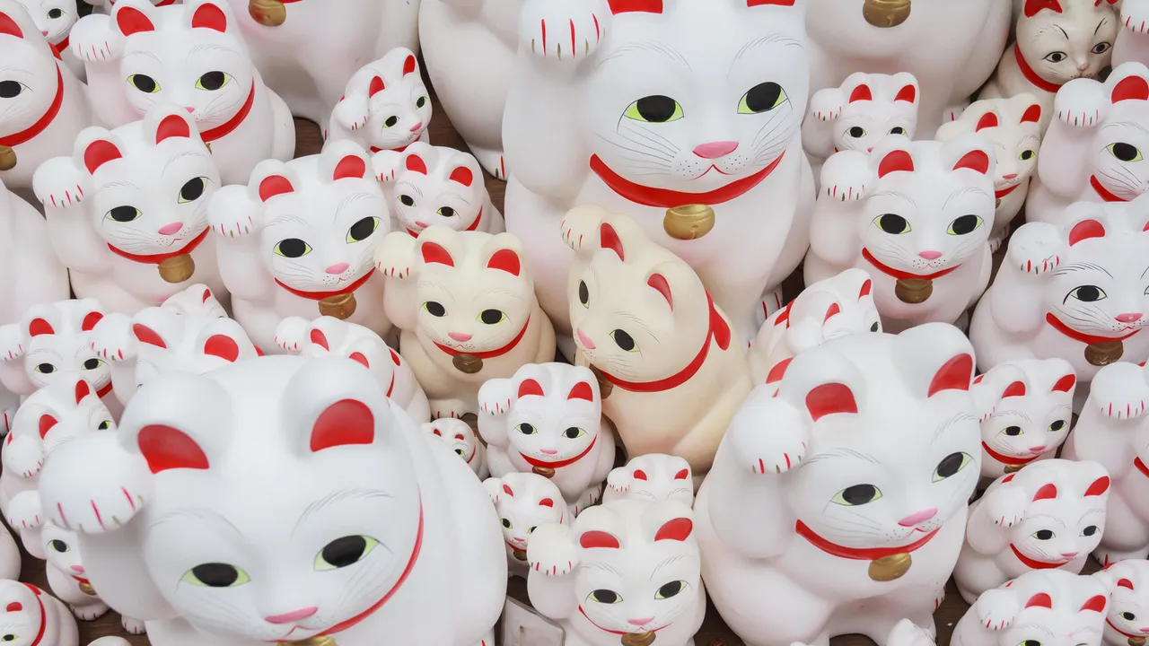 今日は招き猫の日