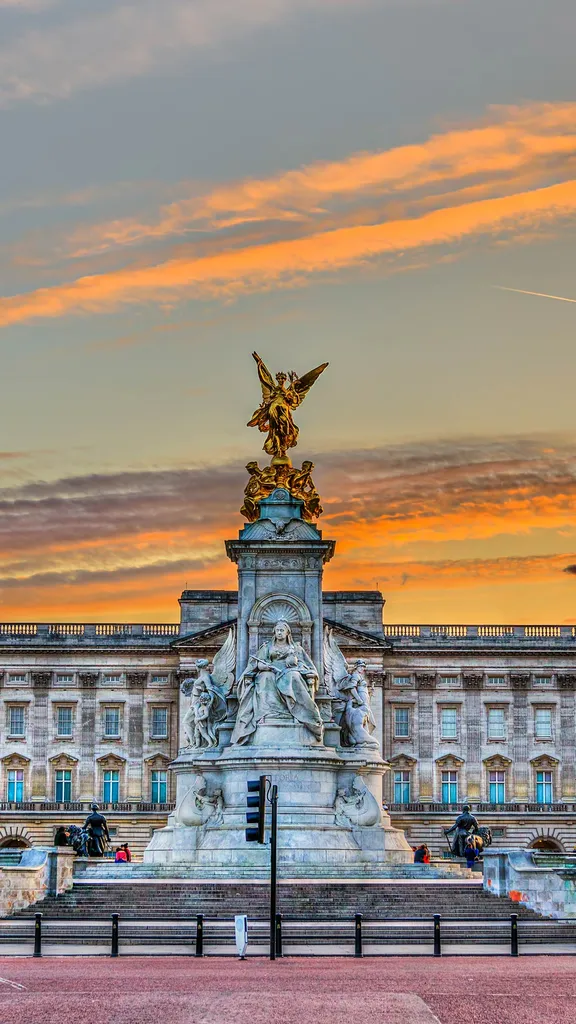 A peek behind the regal doors