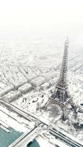 Flocons sur la Ville Lumi&egrave;re